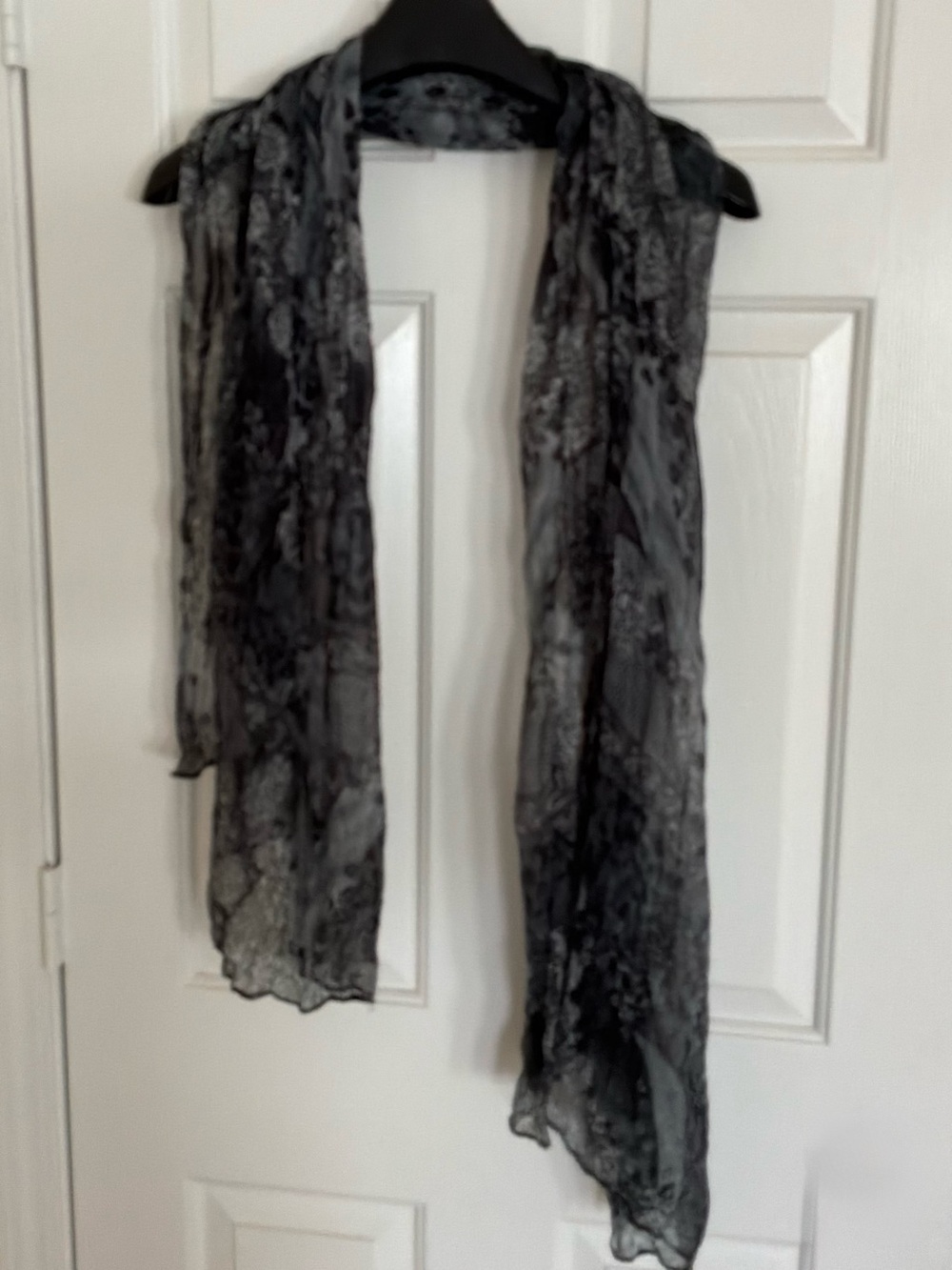 Lightweight Black Sheer Scarf - Unbranded